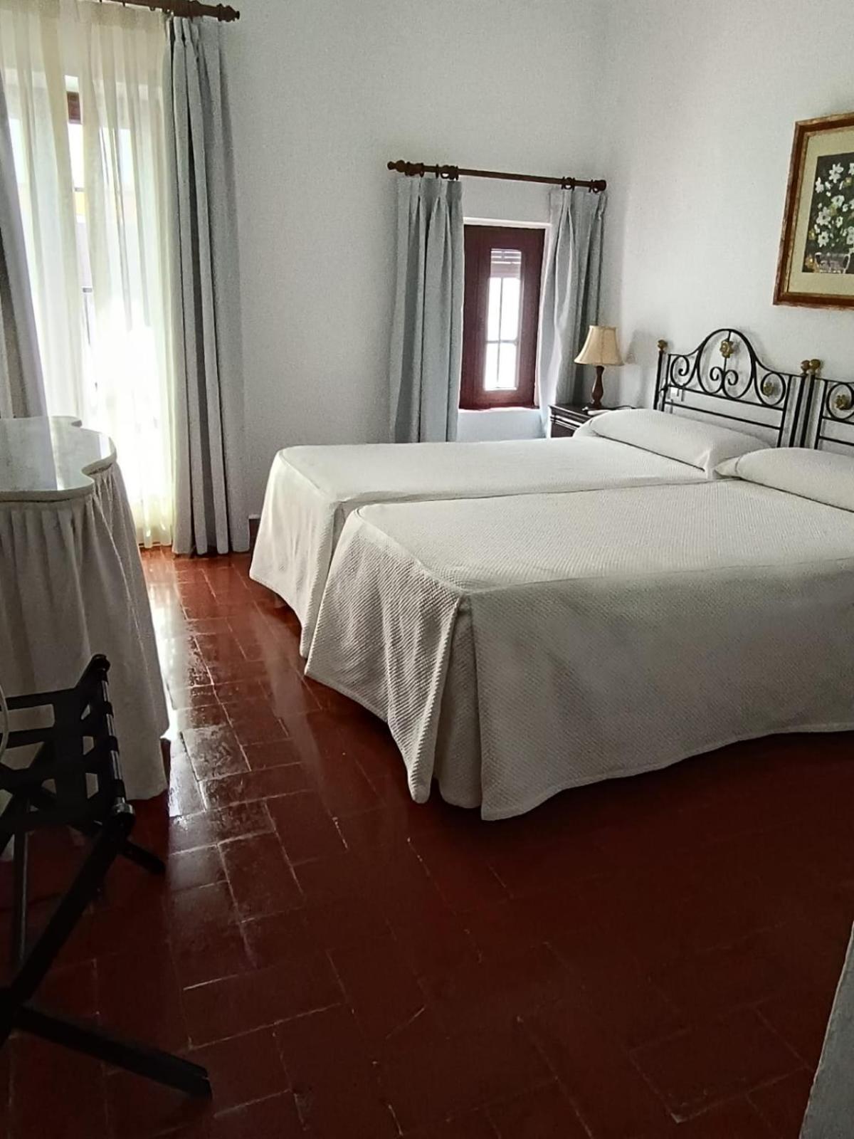 Hostal Gran Capitan Chipiona Buitenkant foto