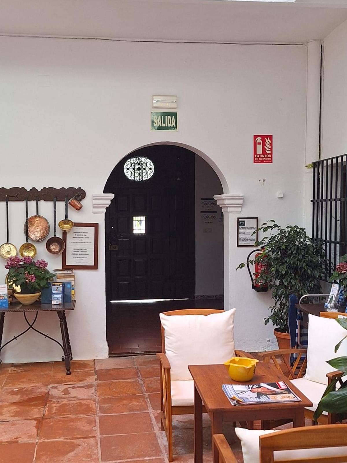 Hostal Gran Capitan Chipiona Buitenkant foto