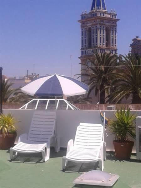 Hostal Gran Capitan Chipiona Buitenkant foto
